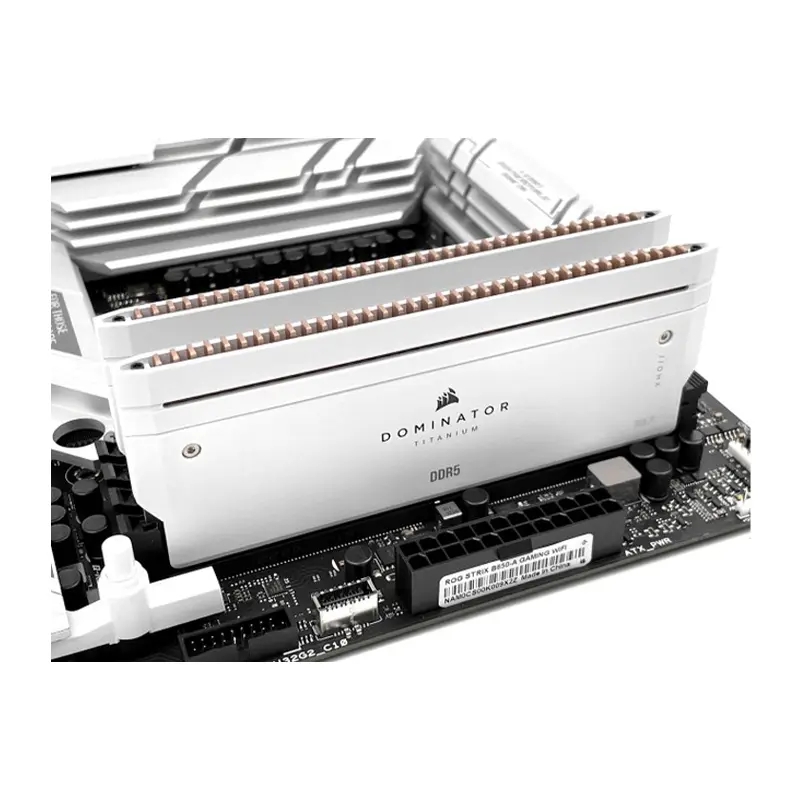 رم کورسیر مدل Dominator Titanium RGB White DDR5 64GB 32GBx2 6600MHz CL32 